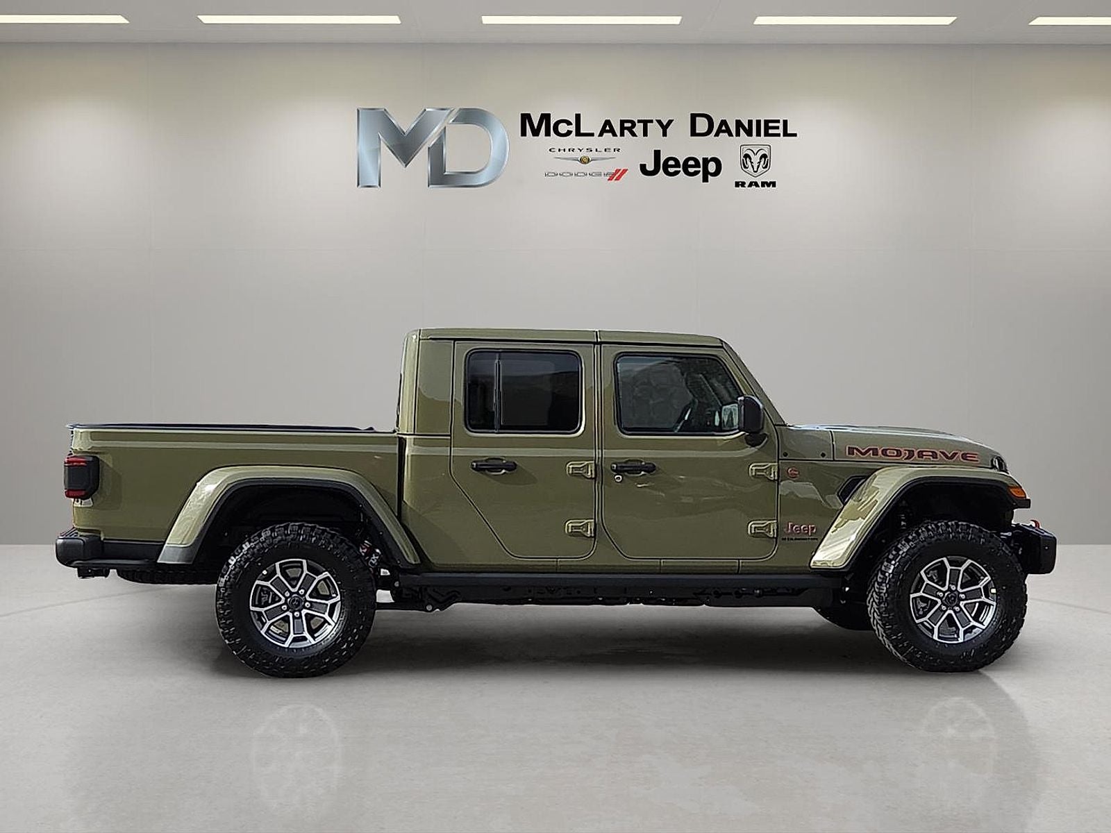 2026 Jeep Gladiator GLADIATOR MOJAVE X 4X4