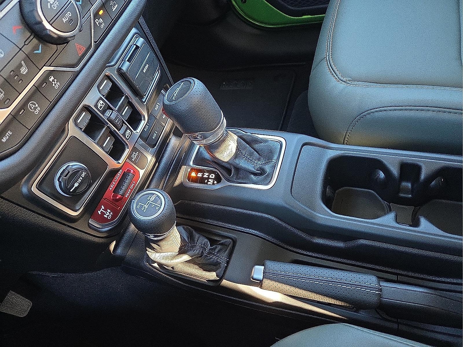 2026 Jeep Gladiator GLADIATOR MOJAVE X 4X4