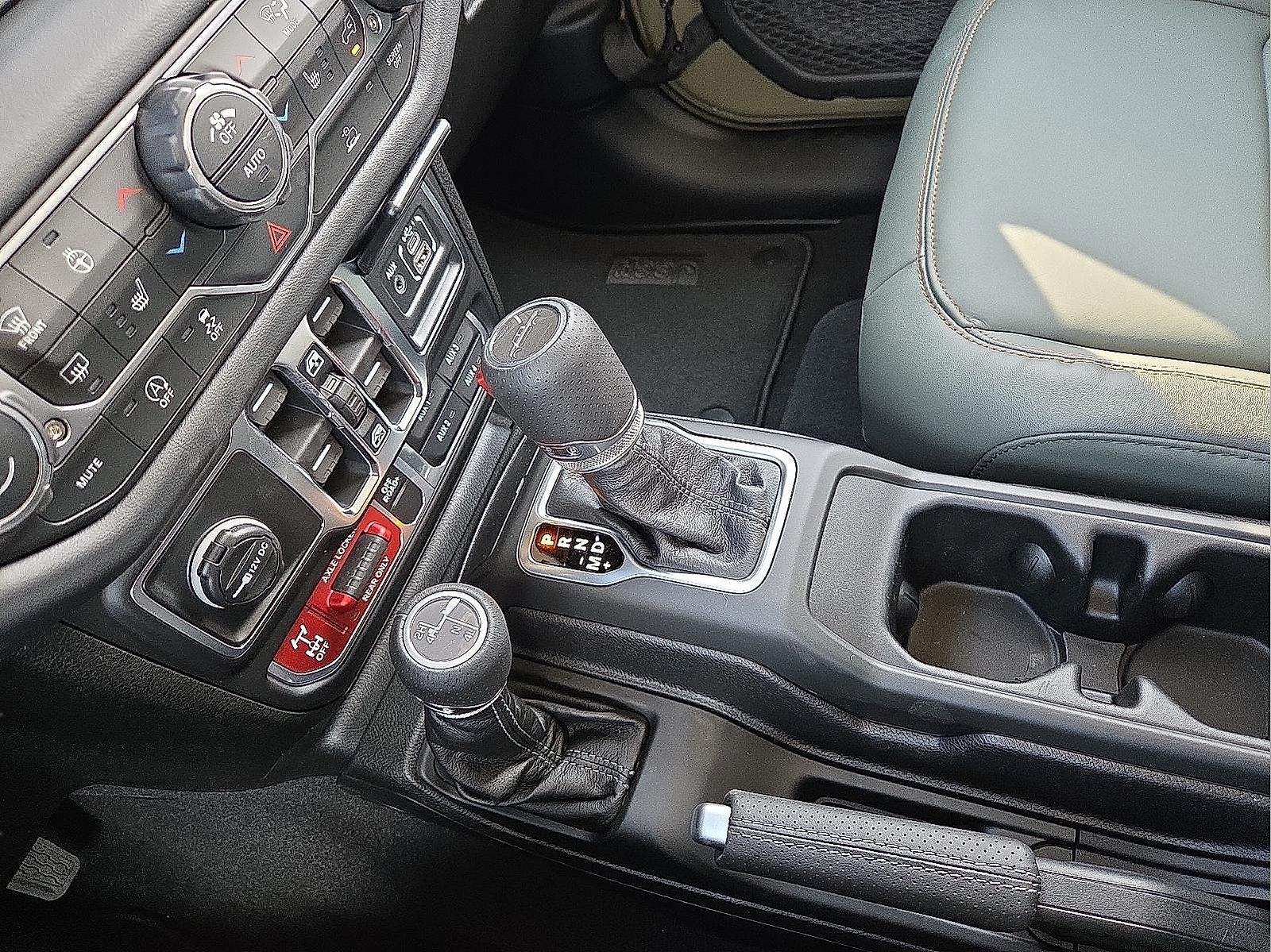 2026 Jeep Gladiator GLADIATOR MOJAVE 4X4