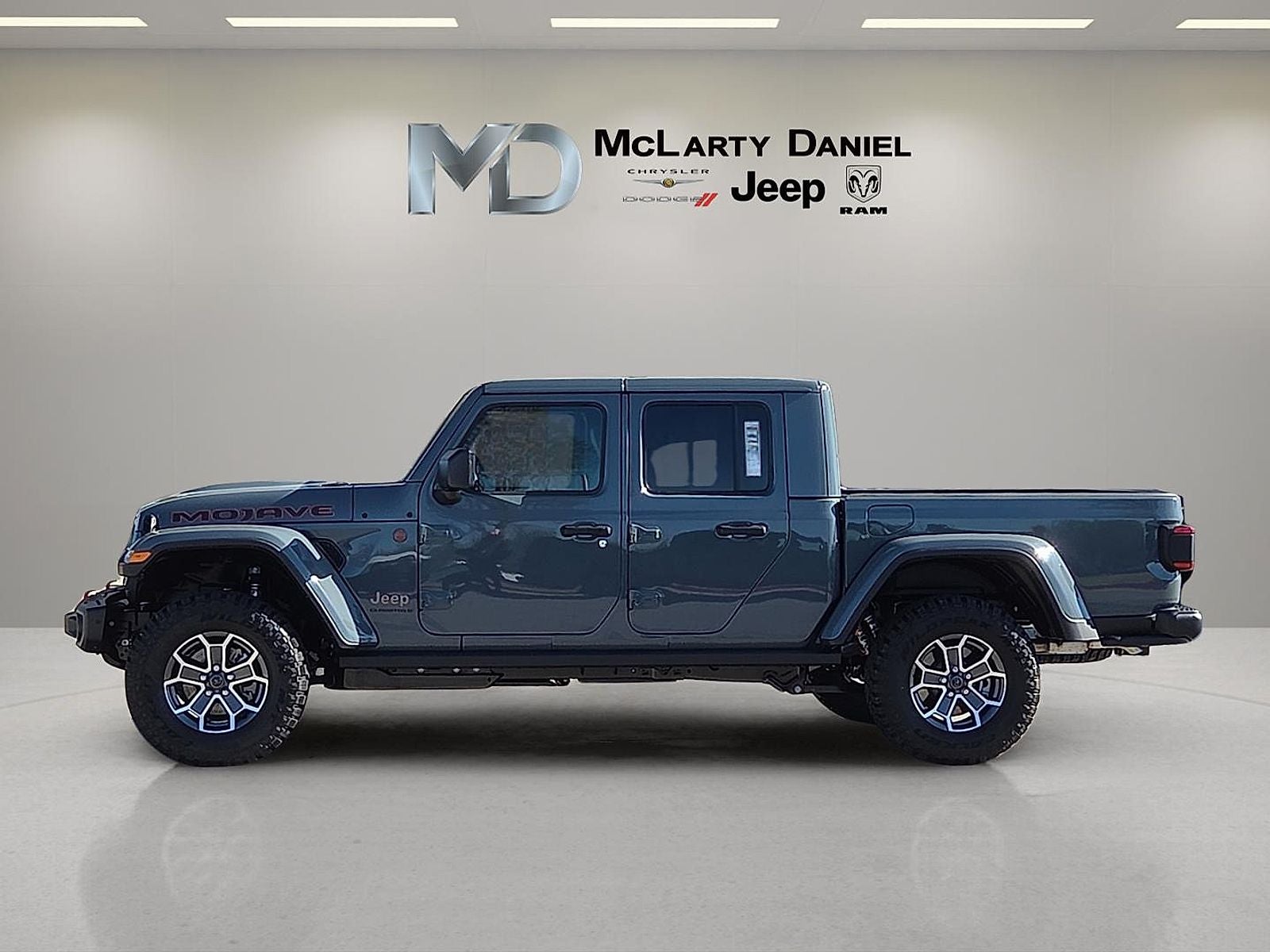 2026 Jeep Gladiator GLADIATOR MOJAVE X 4X4