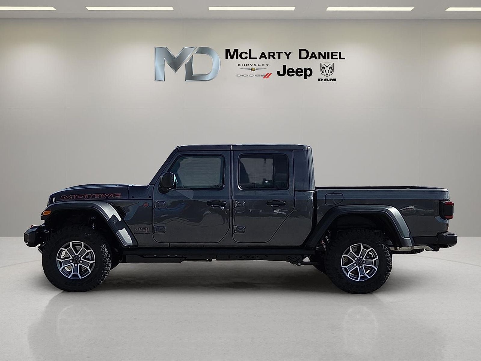 2026 Jeep Gladiator GLADIATOR MOJAVE 4X4