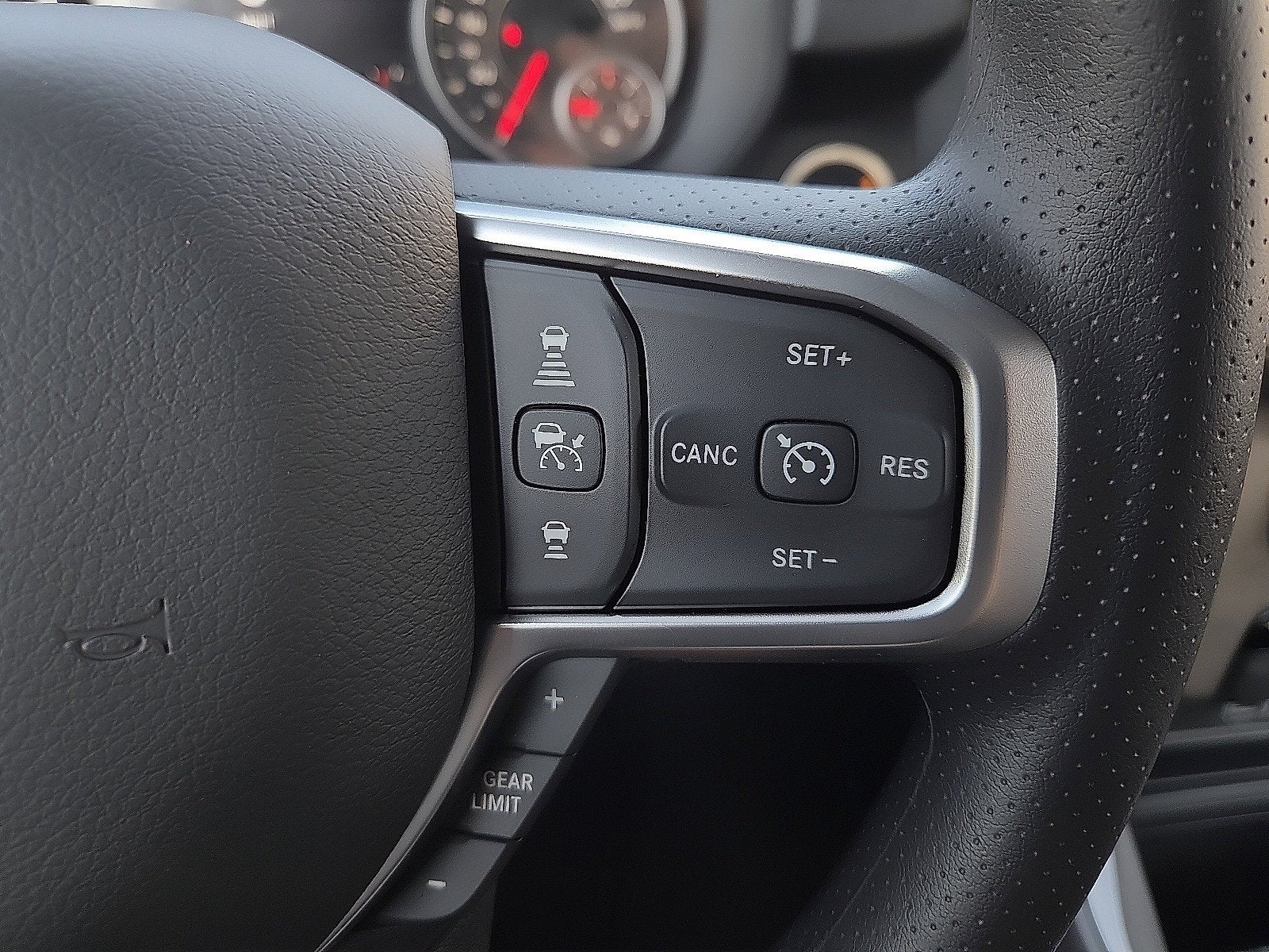2027 RAM Ram 1500 RAM 1500 EXPRESS CREW CAB 4X4 5'7' BOX