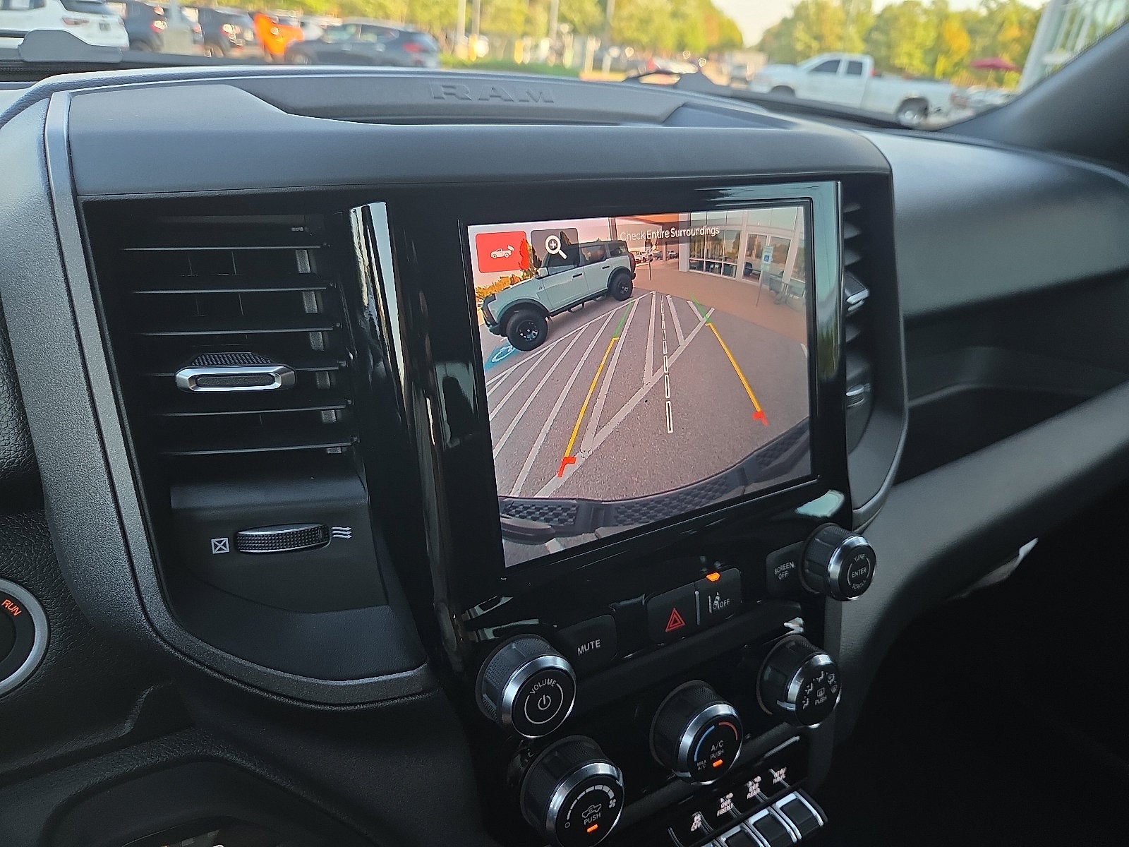 2027 RAM Ram 1500 RAM 1500 EXPRESS CREW CAB 4X4 5'7' BOX