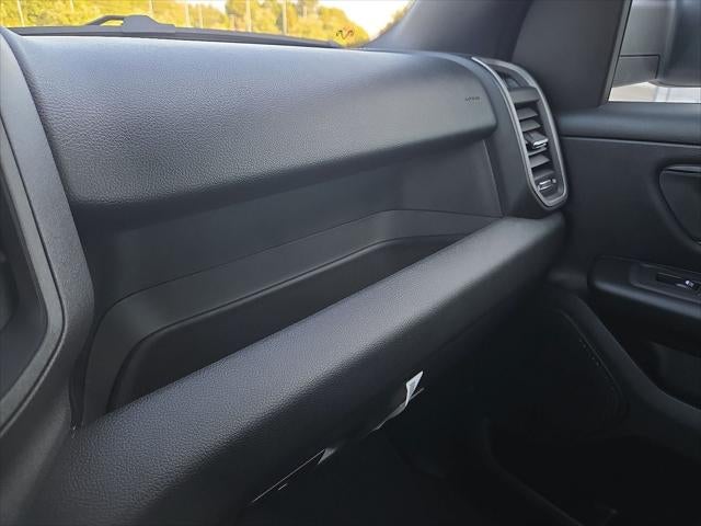 2027 RAM Ram 1500 RAM 1500 EXPRESS CREW CAB 4X4 5'7' BOX