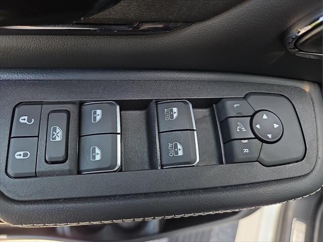 2025 RAM 1500 Limited Crew Cab 4x4 5'7' Box