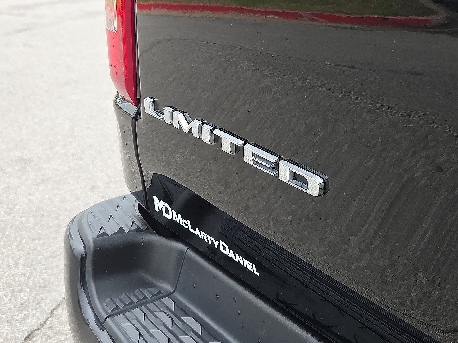 2020 RAM 1500 Limited Crew Cab 4x4 5'7' Box