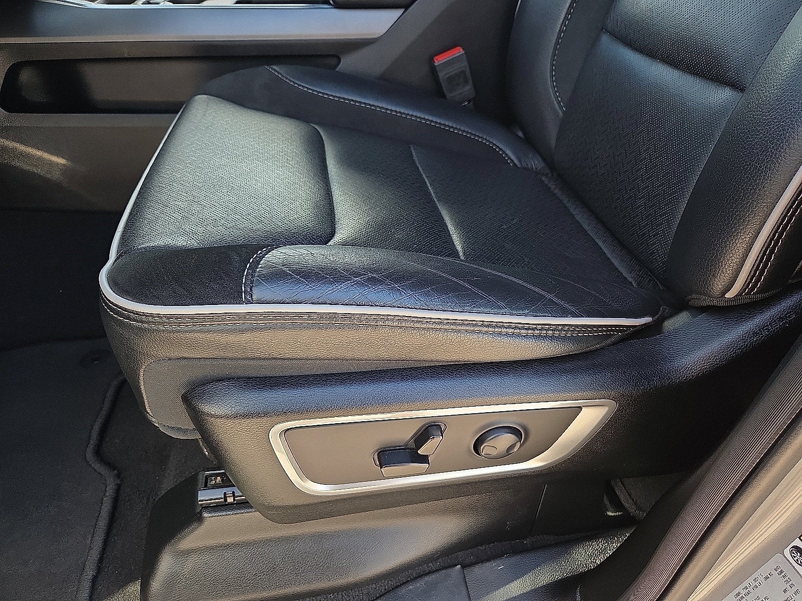 2025 RAM 1500 Laramie Crew Cab 4x4 5'7' Box