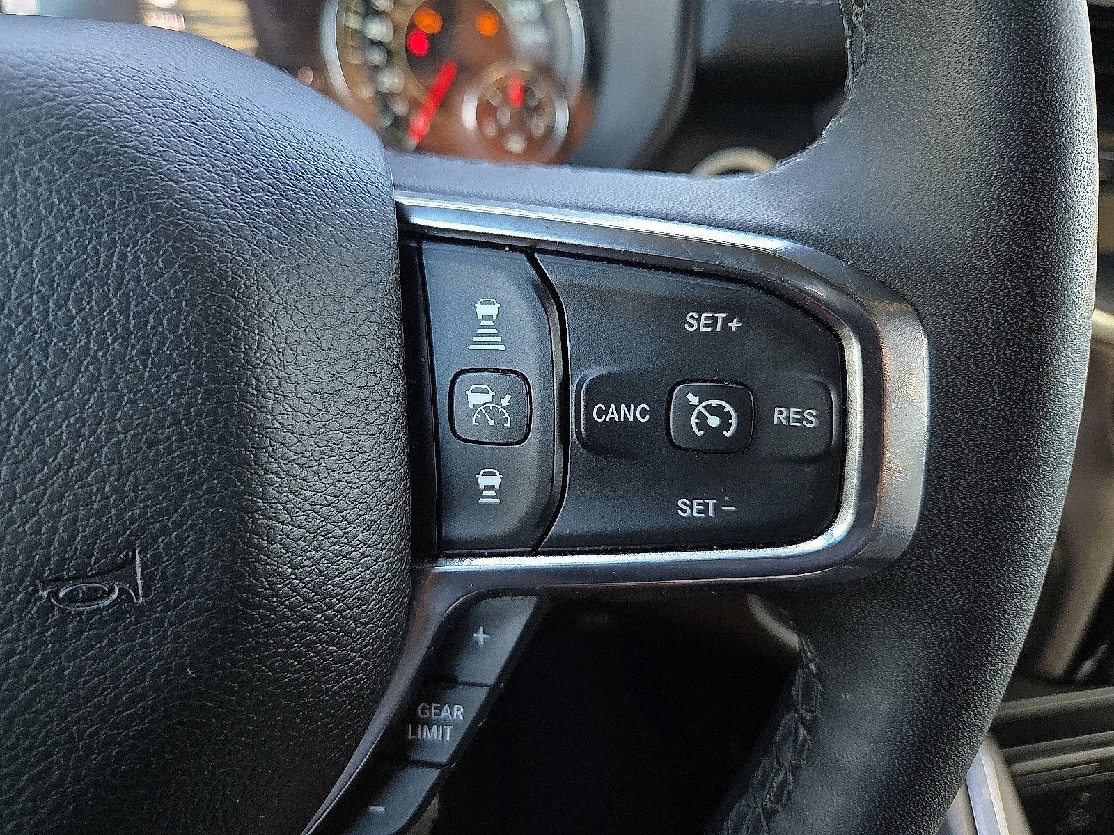 2025 RAM 1500 Laramie Crew Cab 4x4 5'7' Box