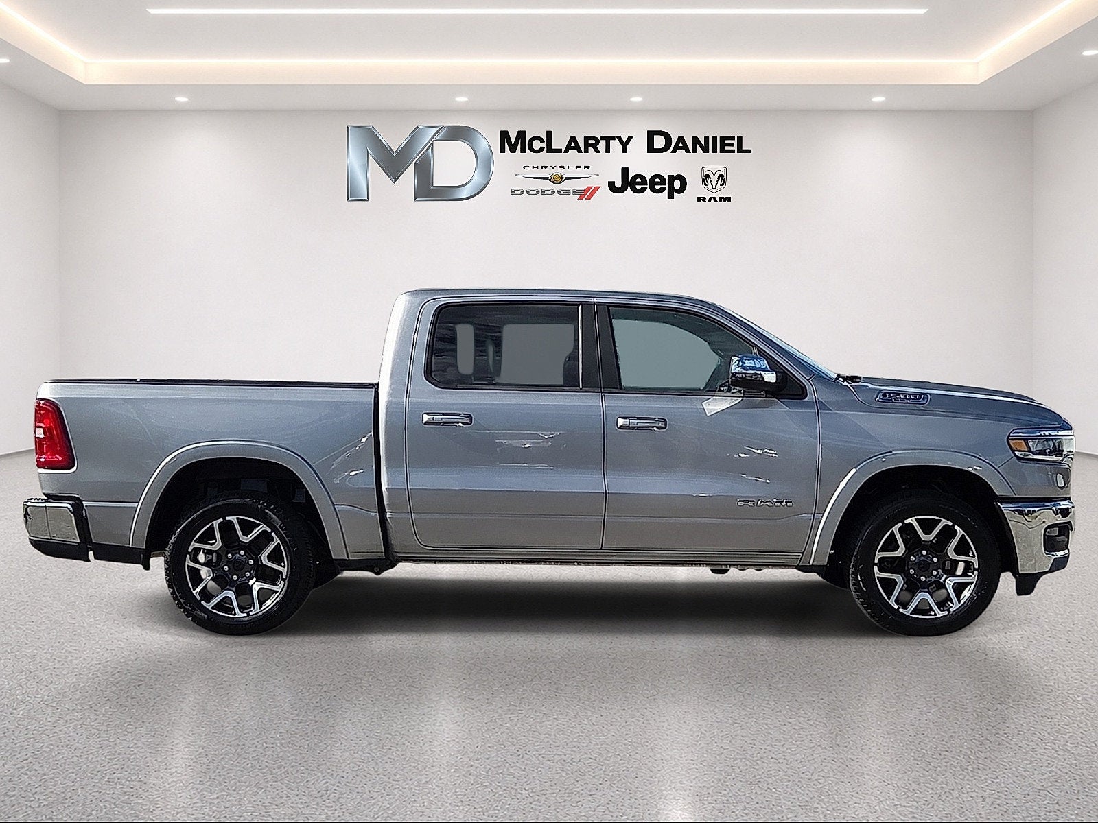 2025 RAM 1500 Laramie Crew Cab 4x4 5'7' Box