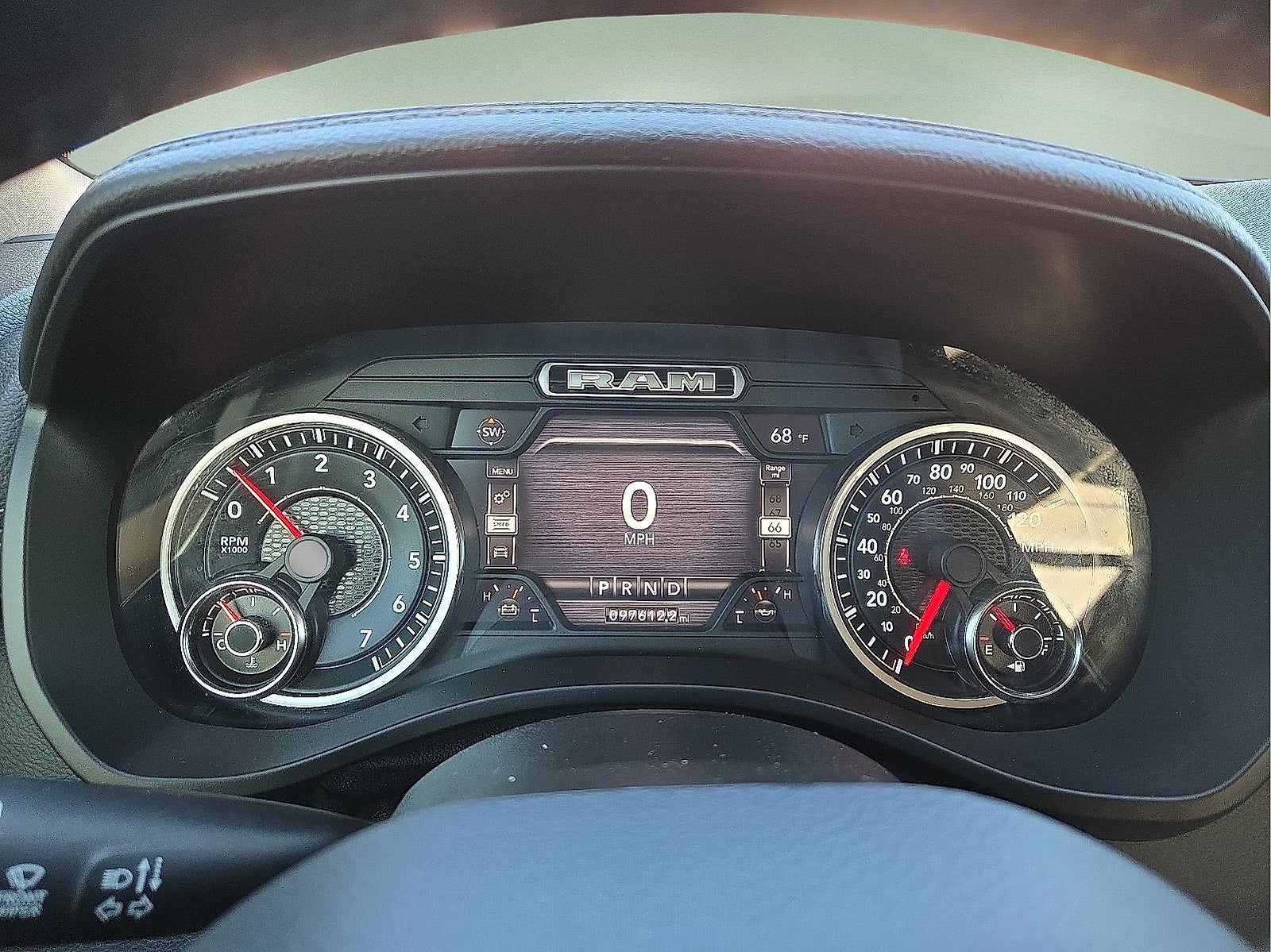 2020 RAM 1500 Laramie Crew Cab 4x4 5'7' Box