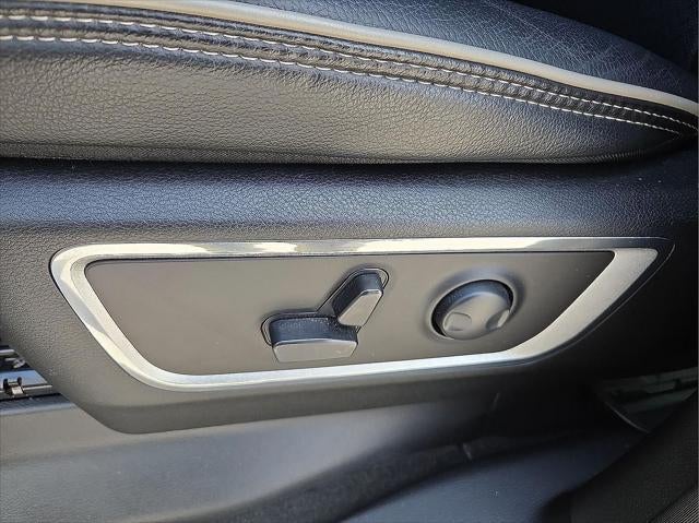 2023 RAM 1500 Laramie Crew Cab 4x4 5'7' Box