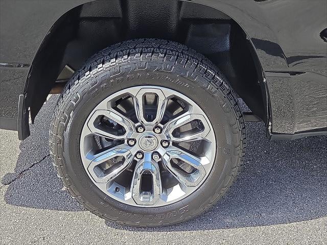 2023 RAM 1500 Laramie Crew Cab 4x4 5'7' Box