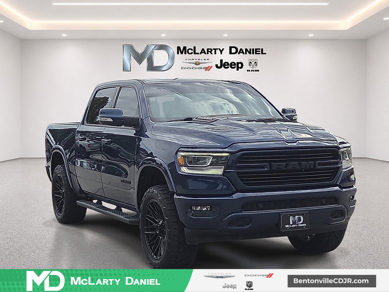 2020 RAM 1500 Laramie Crew Cab 4x4 5'7' Box