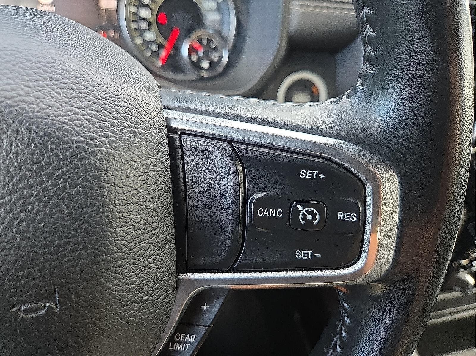 2023 RAM 1500 Laramie Crew Cab 4x4 5'7' Box