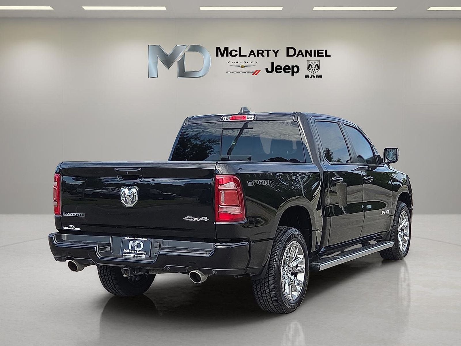 2023 RAM 1500 Laramie Crew Cab 4x4 5'7' Box