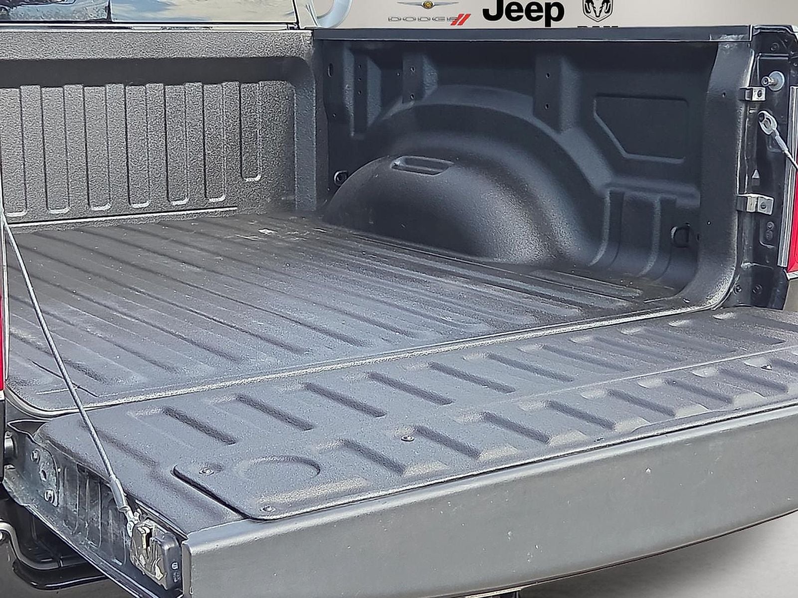 2023 RAM 1500 Laramie Crew Cab 4x4 5'7' Box