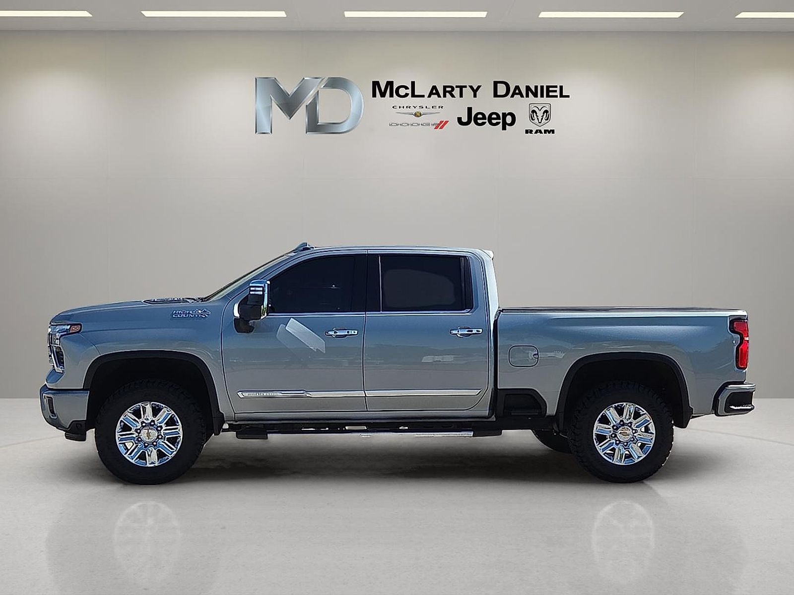 2024 Chevrolet Silverado 3500HD 4WD Crew Cab Standard Bed High Country