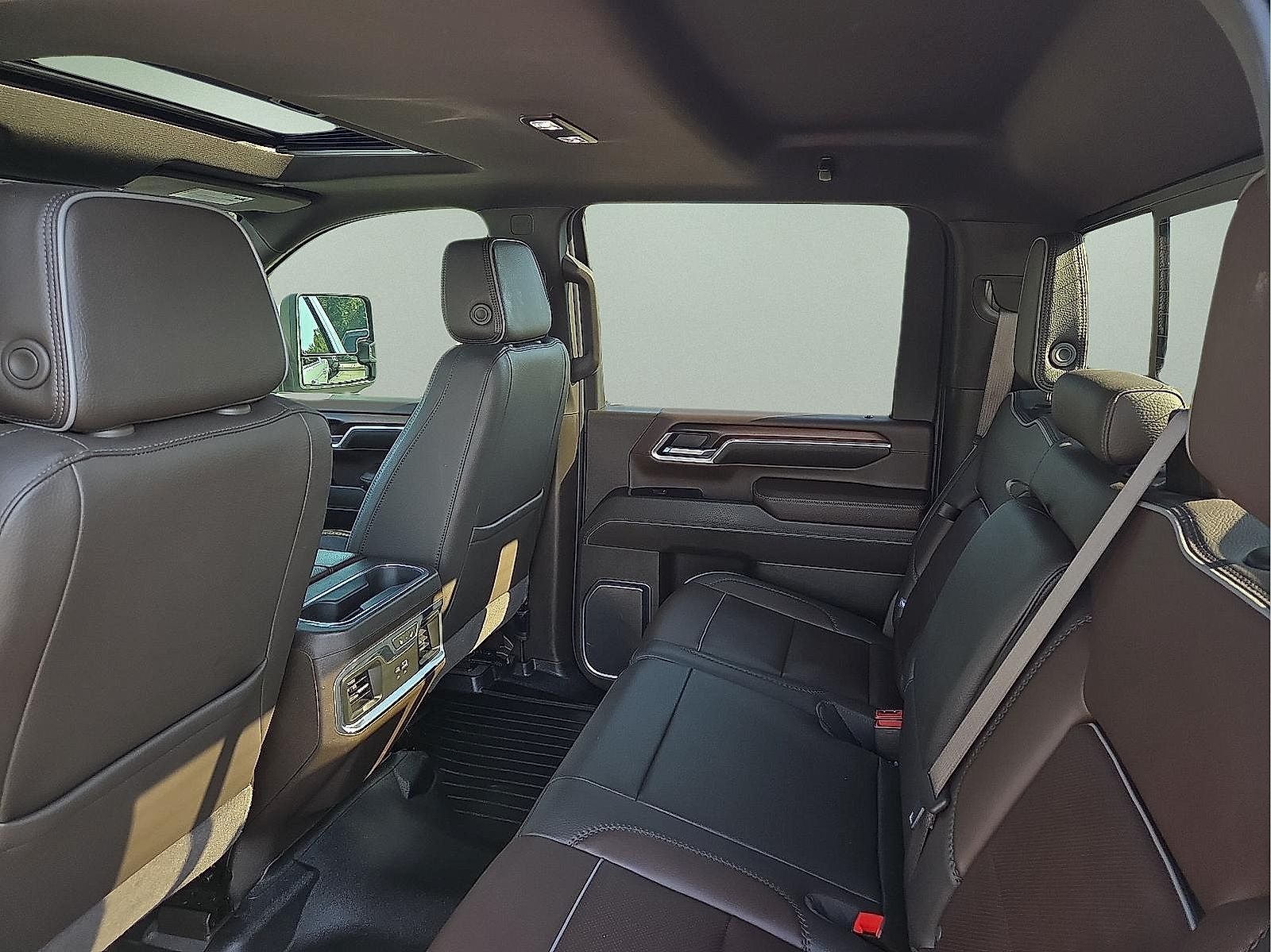 2024 GMC Sierra 2500HD 4WD Crew Cab Standard Bed Denali
