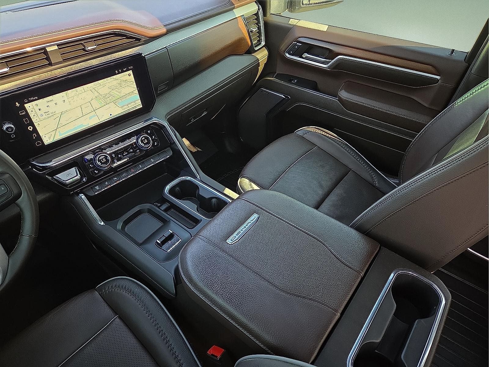 2024 GMC Sierra 2500HD 4WD Crew Cab Standard Bed Denali