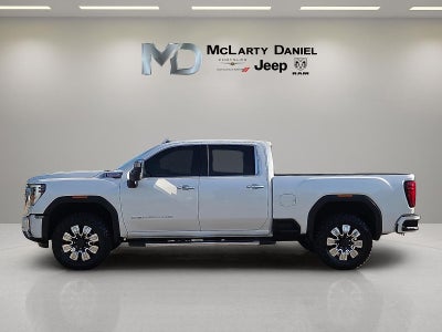 2024 GMC Sierra 2500HD 4WD Crew Cab Standard Bed Denali
