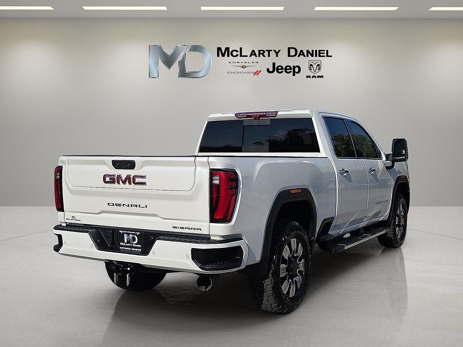 2024 GMC Sierra 2500HD 4WD Crew Cab Standard Bed Denali