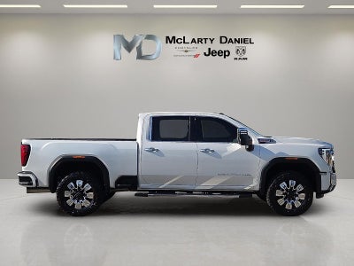 2024 GMC Sierra 2500HD 4WD Crew Cab Standard Bed Denali