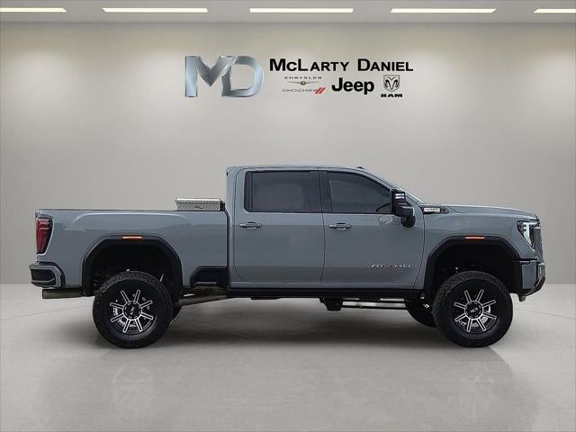 2025 GMC Sierra 2500HD 4WD Crew Cab Standard Bed AT4