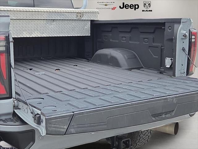 2025 GMC Sierra 2500HD 4WD Crew Cab Standard Bed AT4
