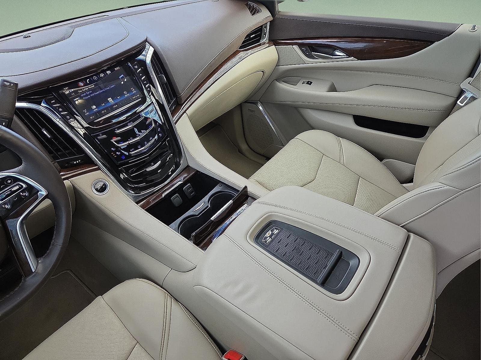 2017 Cadillac Escalade Luxury