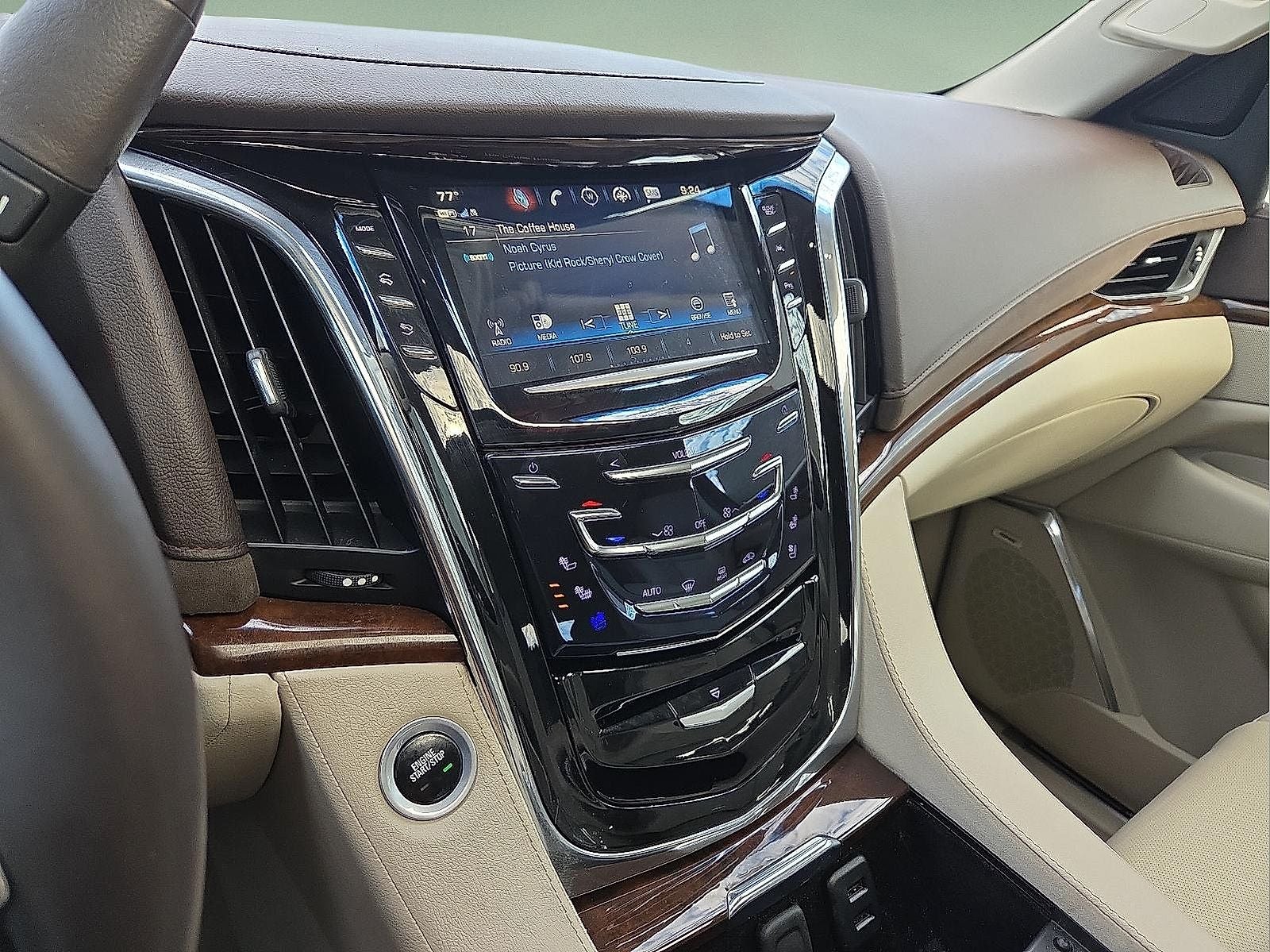 2017 Cadillac Escalade Luxury