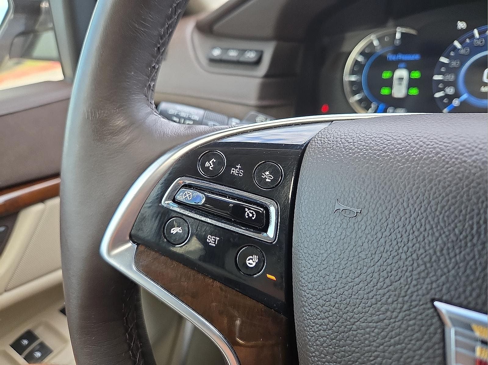 2017 Cadillac Escalade Luxury
