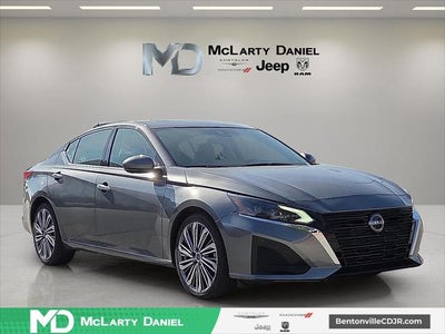 2023 Nissan Altima SL FWD