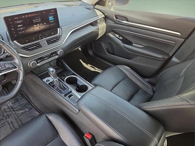 2023 Nissan Altima SL FWD
