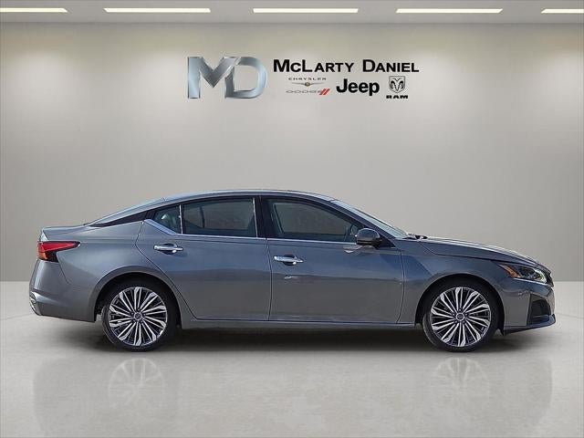 2023 Nissan Altima SL FWD