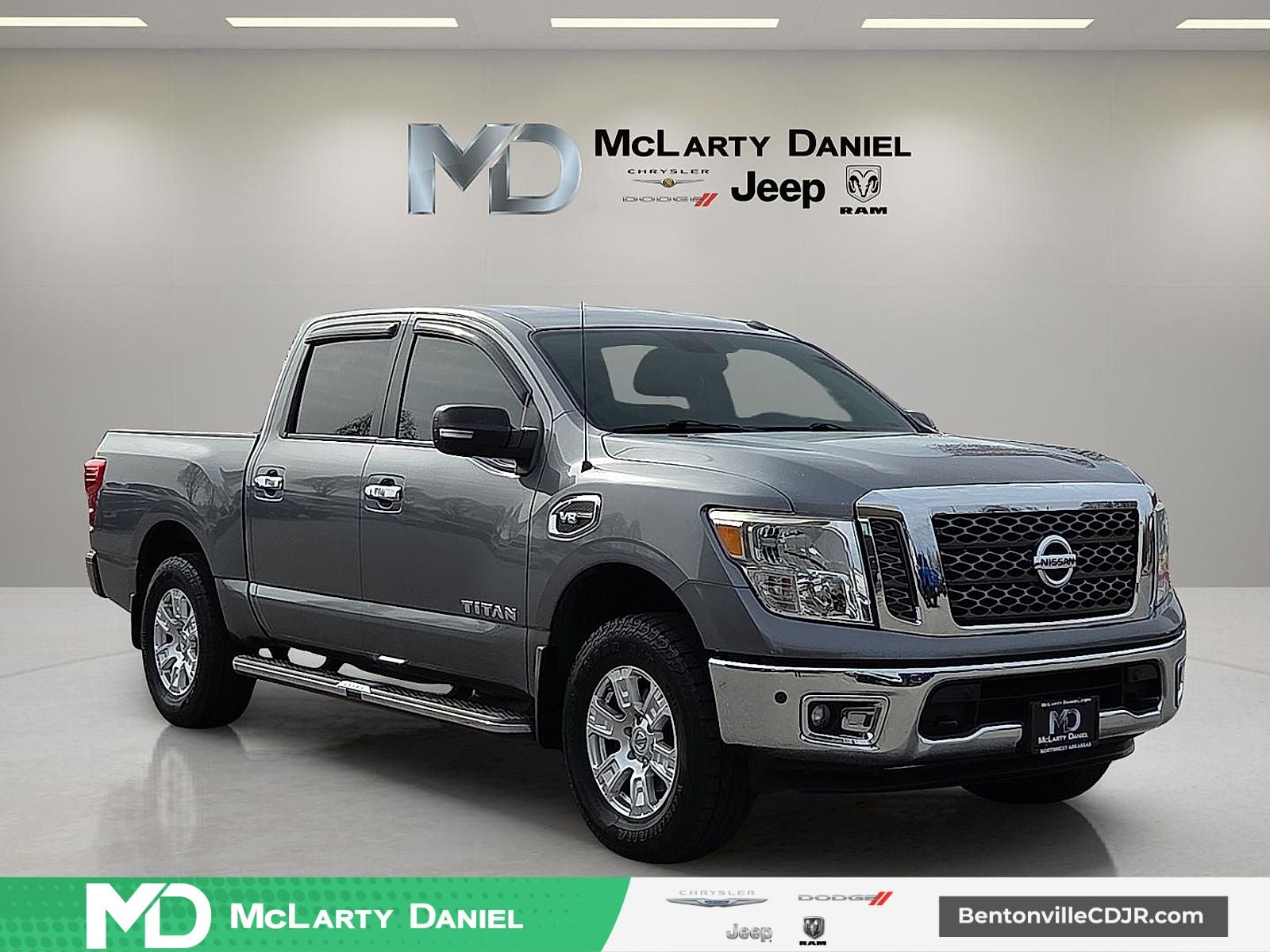 2017 Nissan TITAN SV