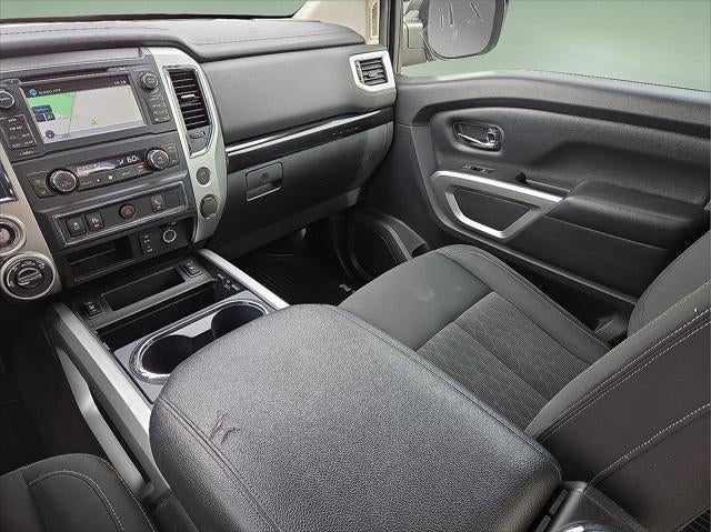 2017 Nissan TITAN SV