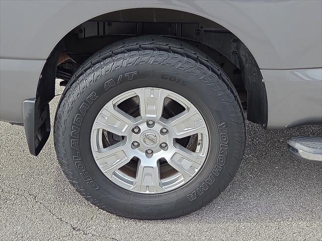 2017 Nissan TITAN SV