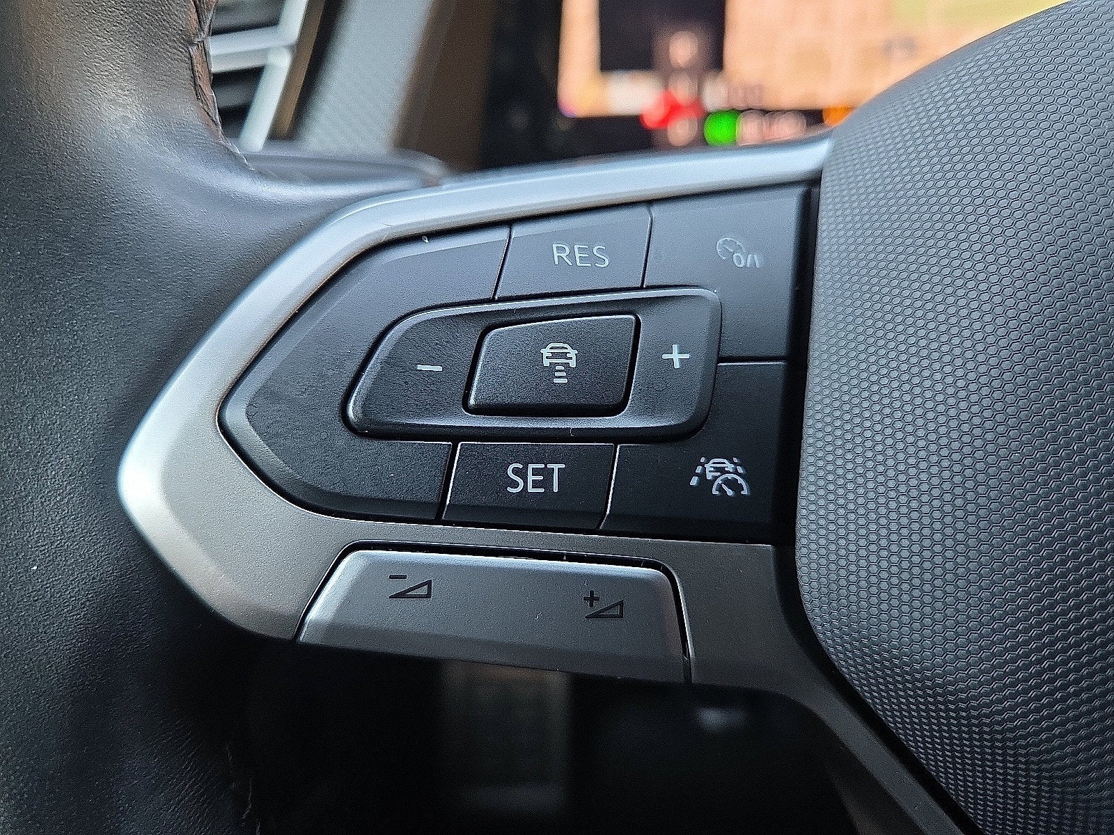 2024 Volkswagen Atlas Cross Sport 2.0T SEL Premium R-Line