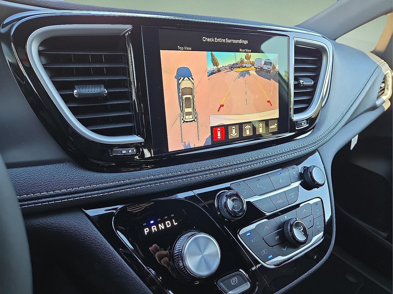 2026 Chrysler Pacifica PACIFICA SELECT AWD