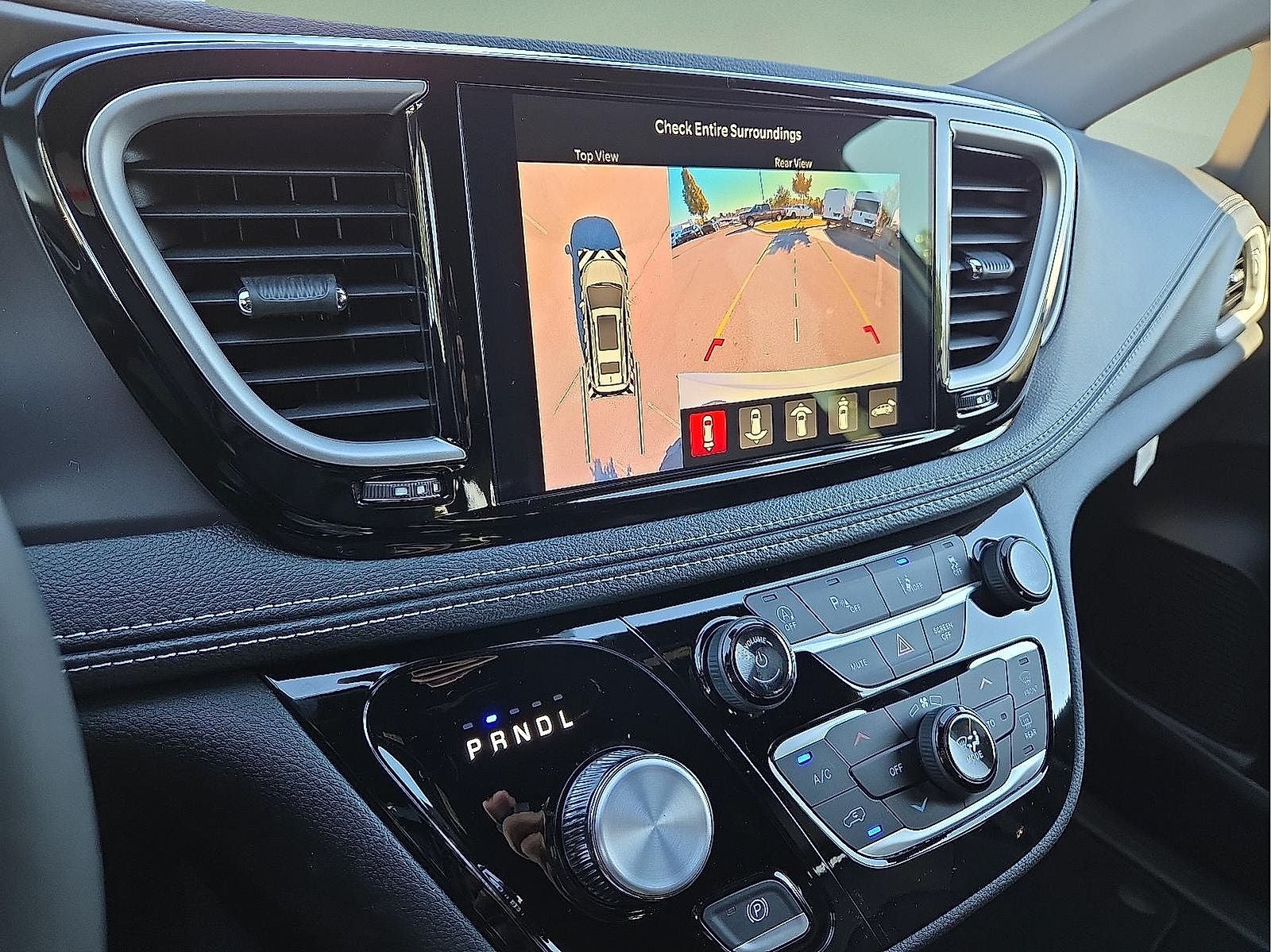 2026 Chrysler Pacifica PACIFICA SELECT AWD