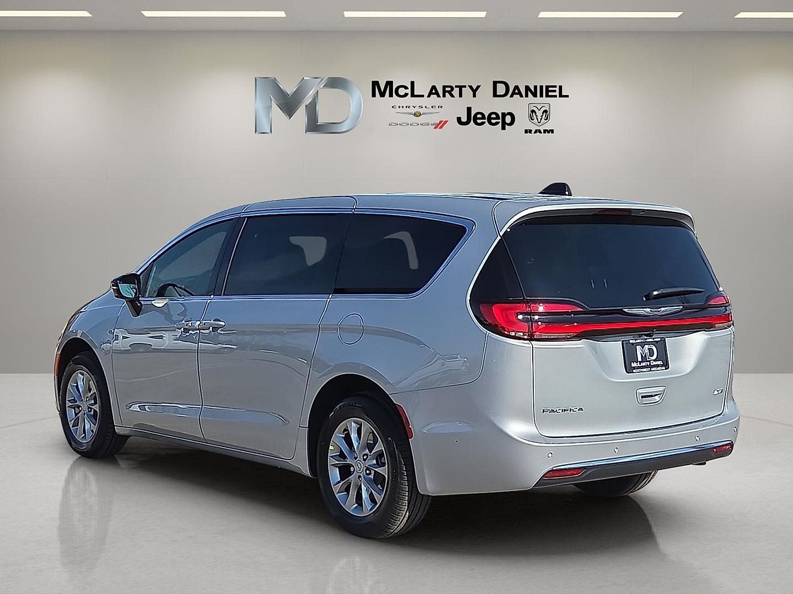 2026 Chrysler Pacifica PACIFICA SELECT AWD