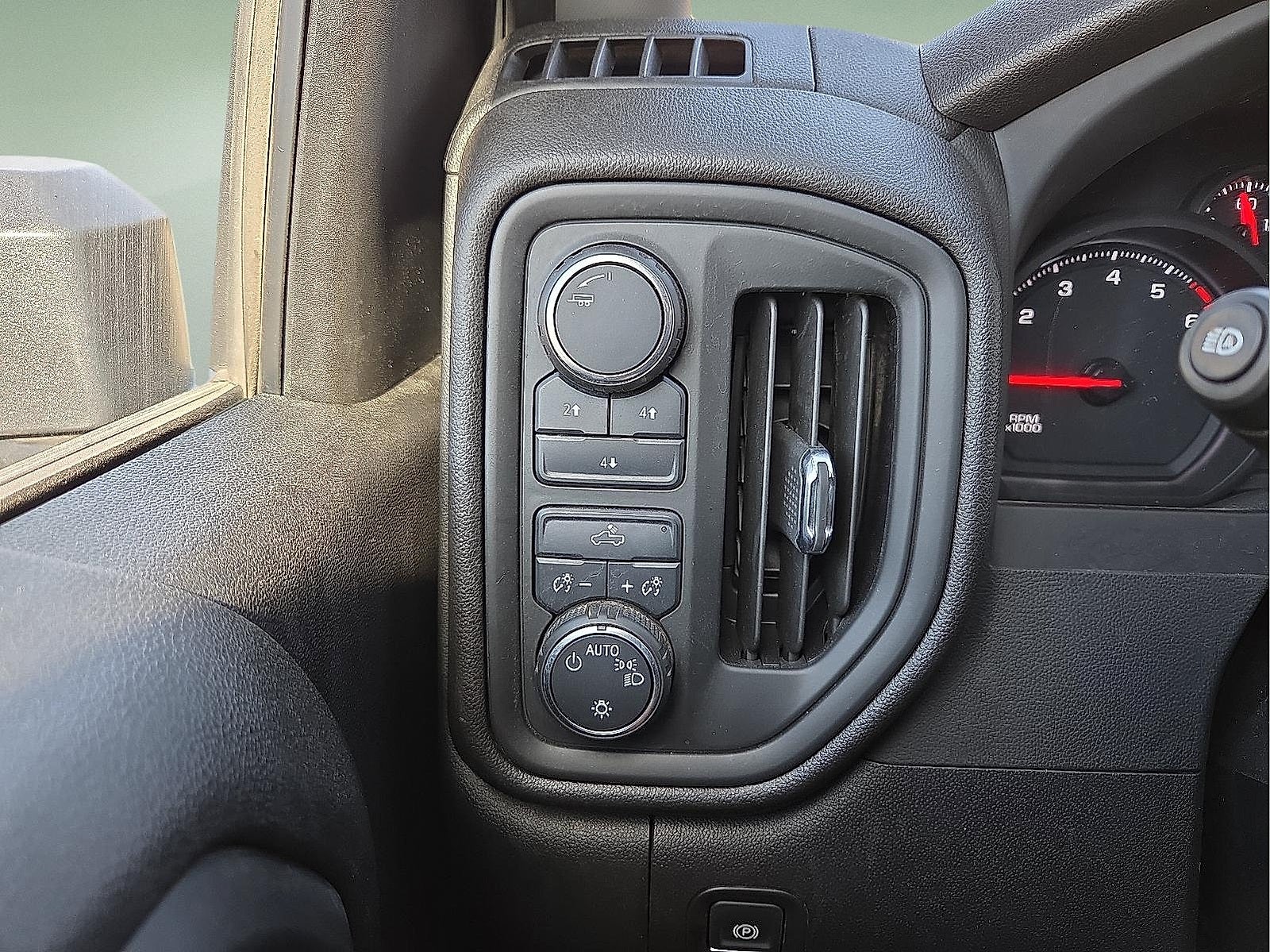 2025 Chevrolet Silverado 2500HD 4WD Crew Cab Standard Bed Custom