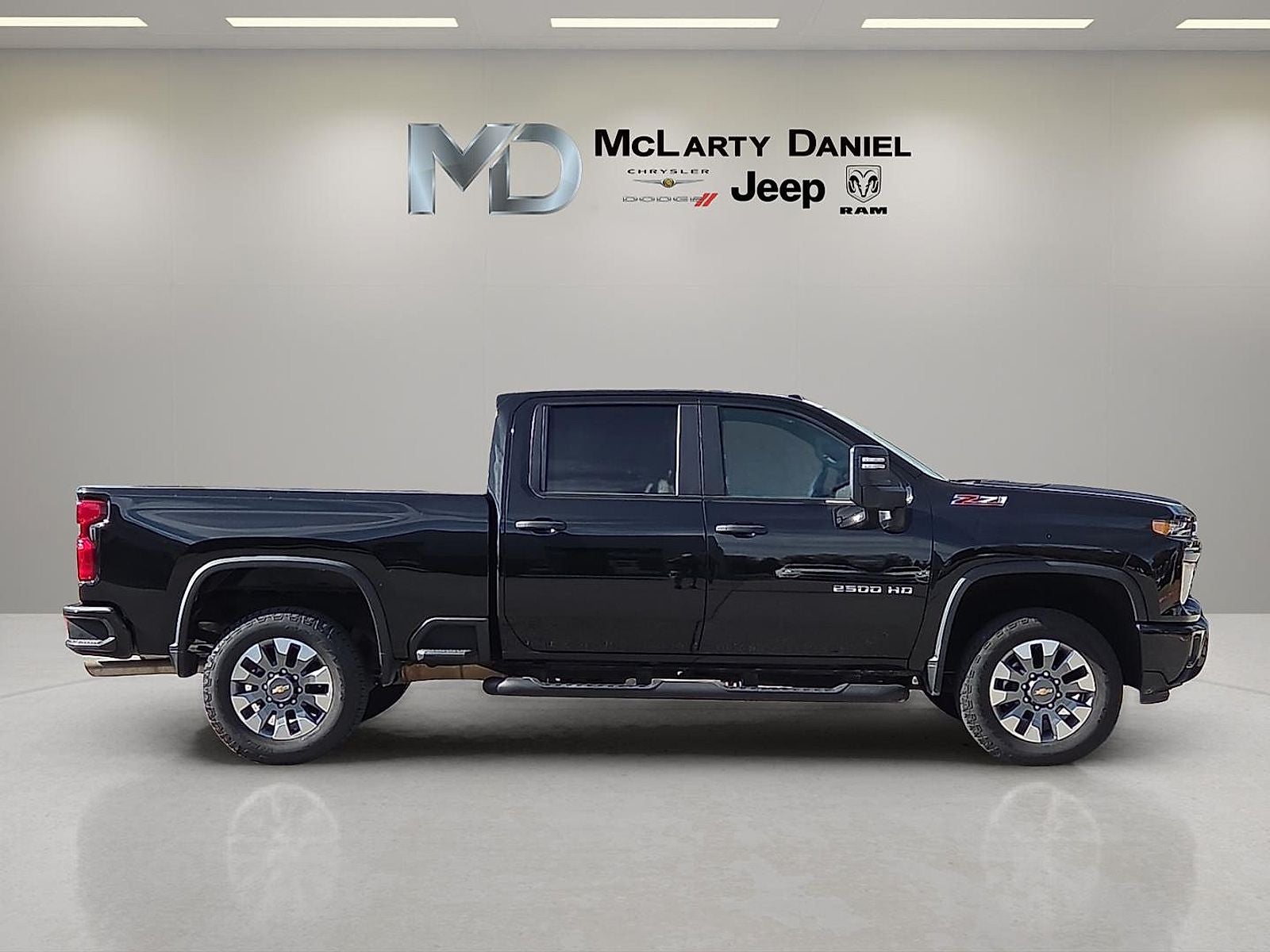 2025 Chevrolet Silverado 2500HD 4WD Crew Cab Standard Bed Custom