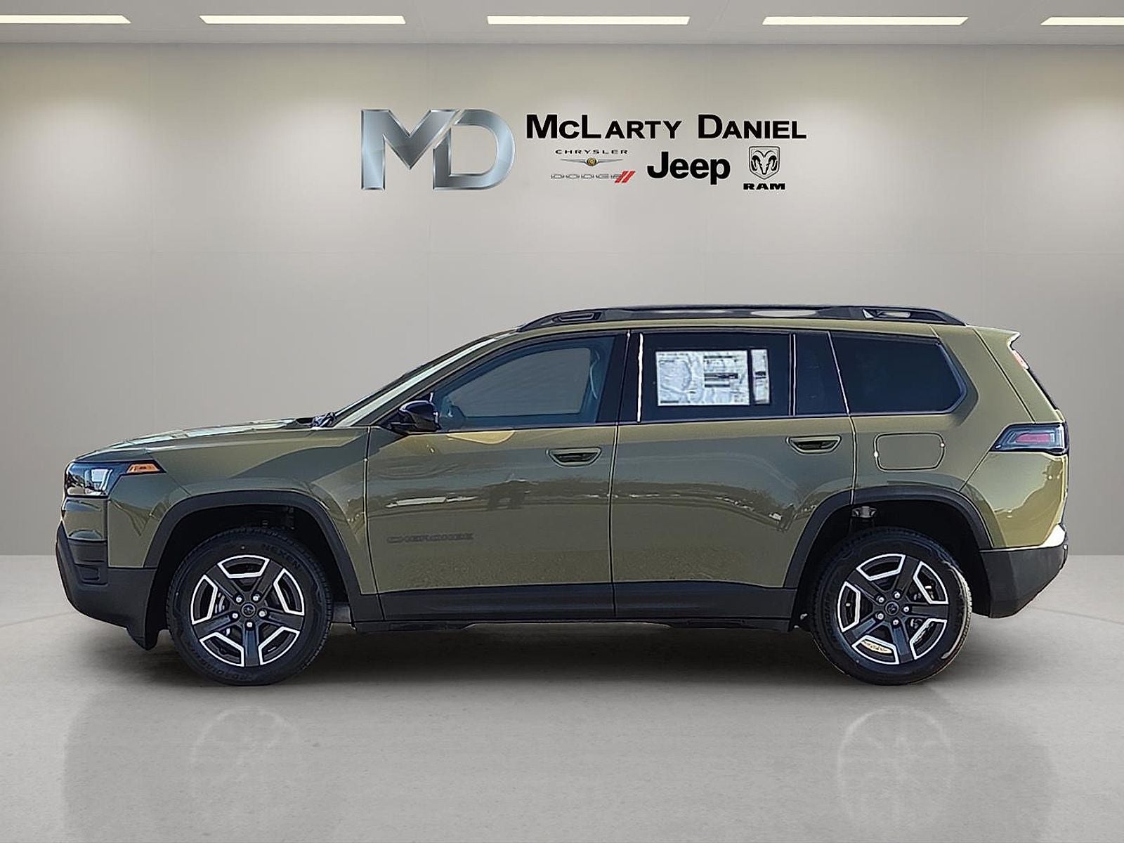 2026 Jeep Cherokee CHEROKEE LAREDO 4X4