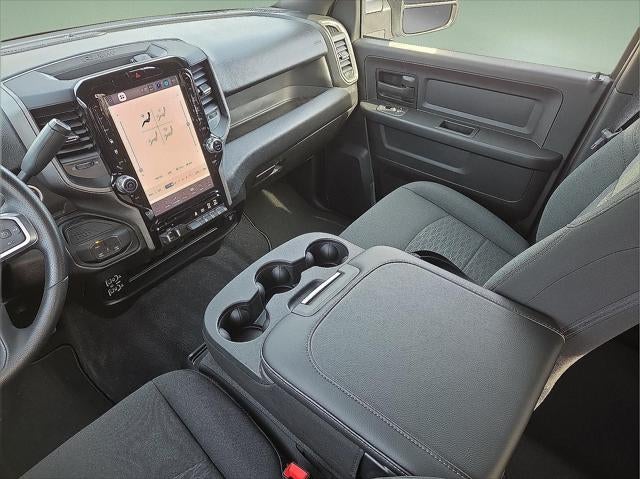 2026 RAM Ram 3500 RAM 3500 TRADESMAN CREW CAB 4X4 6'4' BOX