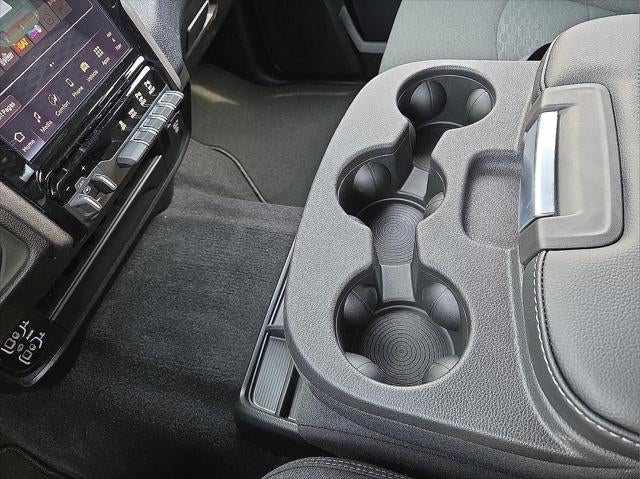 2026 RAM Ram 3500 RAM 3500 TRADESMAN CREW CAB 4X4 6'4' BOX