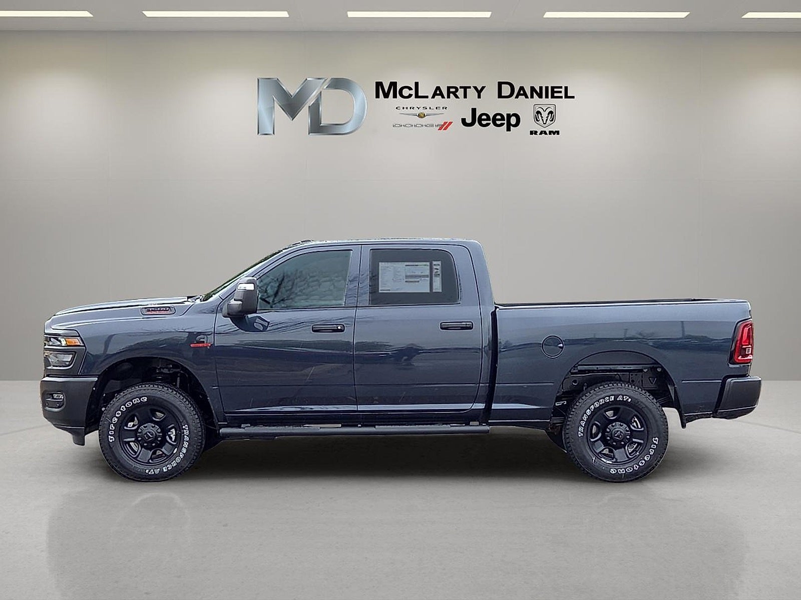 2026 RAM Ram 3500 RAM 3500 TRADESMAN CREW CAB 4X4 6'4' BOX