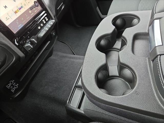 2026 RAM Ram 3500 RAM 3500 TRADESMAN CREW CAB 4X4 6'4' BOX