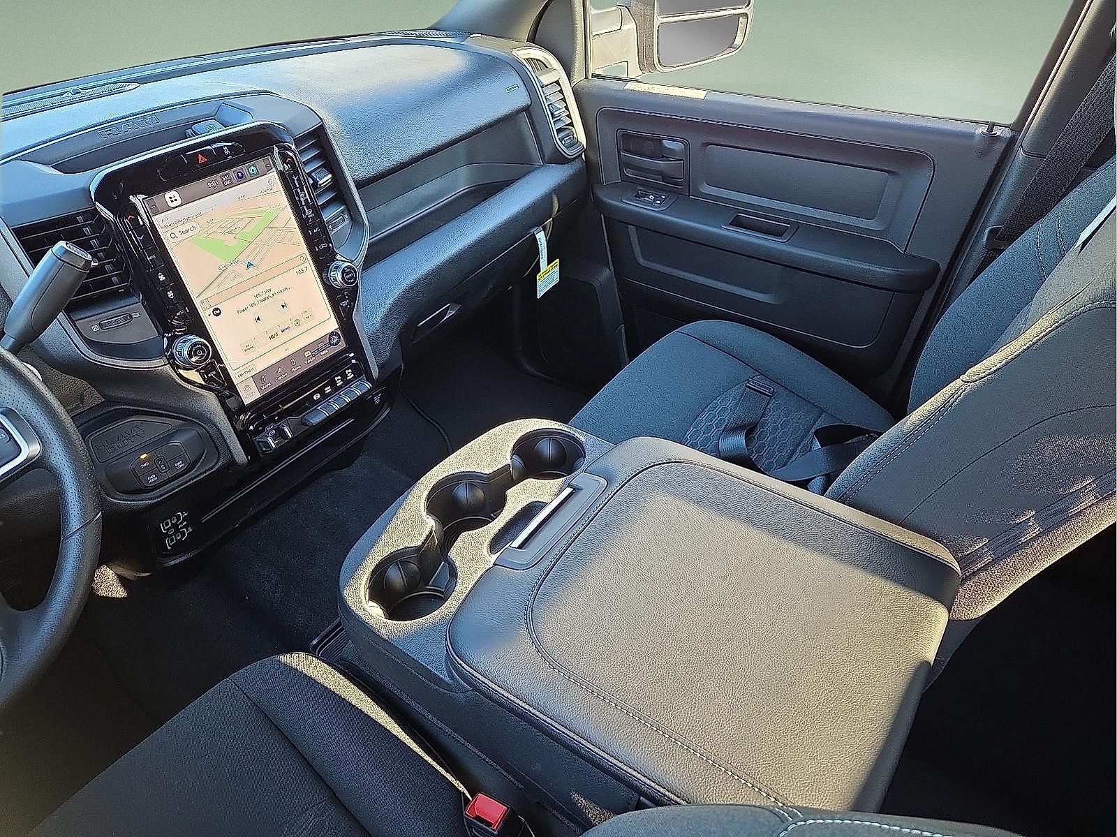 2026 RAM Ram 3500 RAM 3500 TRADESMAN CREW CAB 4X4 6'4' BOX