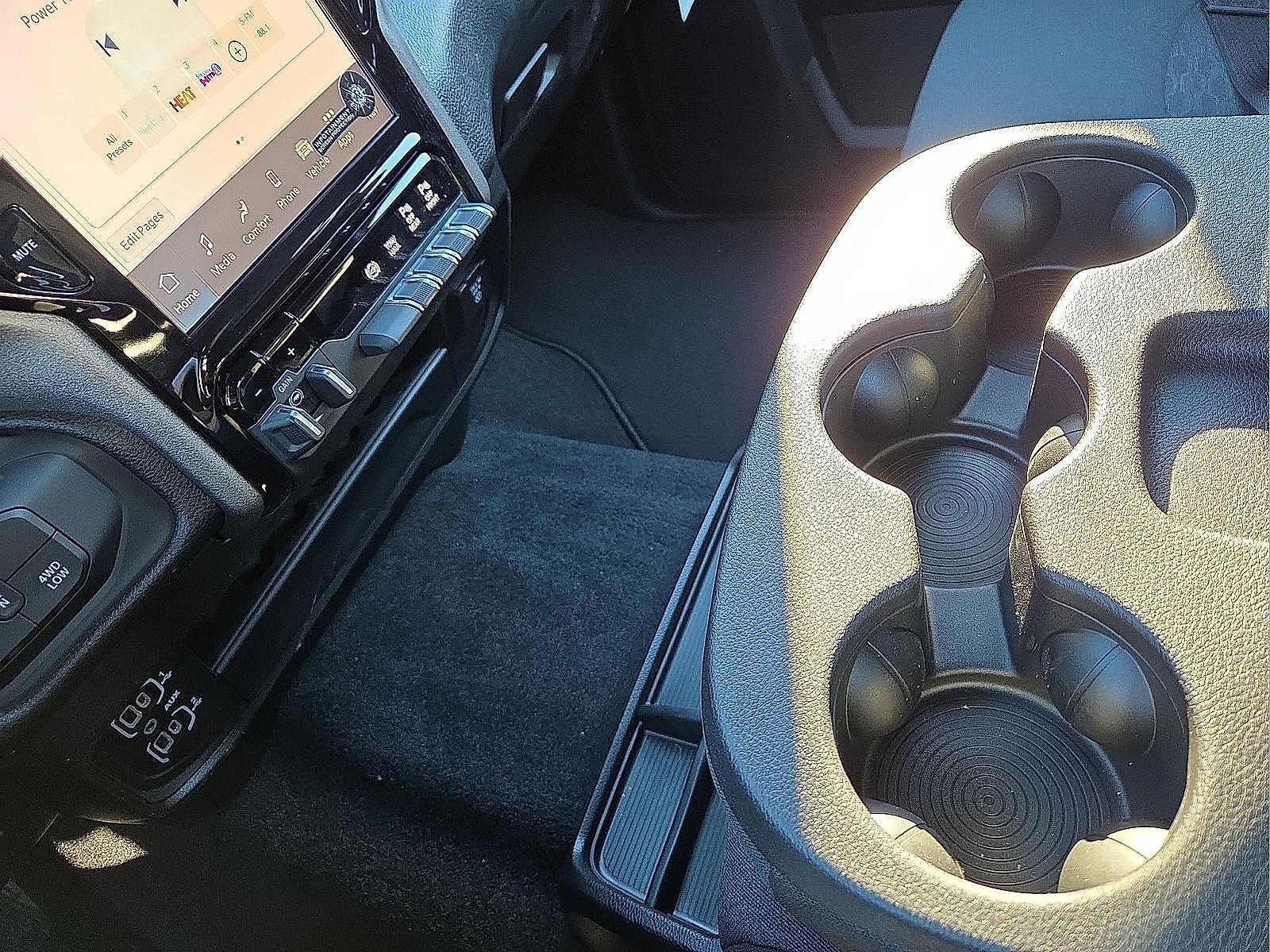 2026 RAM Ram 3500 RAM 3500 TRADESMAN CREW CAB 4X4 6'4' BOX